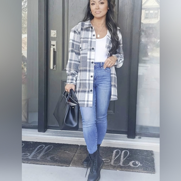 Dr Martens 1460 Pascal Virgina Leather Boots - Picture 2 of 6